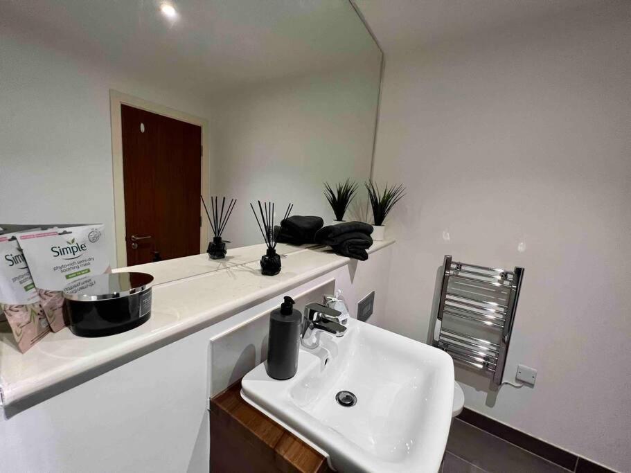Liverpool Waterfront Apartment Экстерьер фото